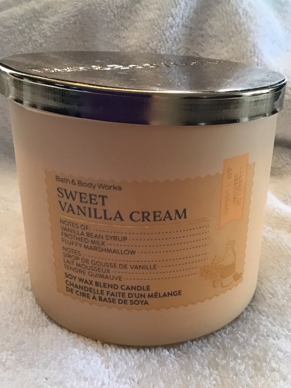 Bath & Body Works 3 wick candle Sweet Vanilla Cream